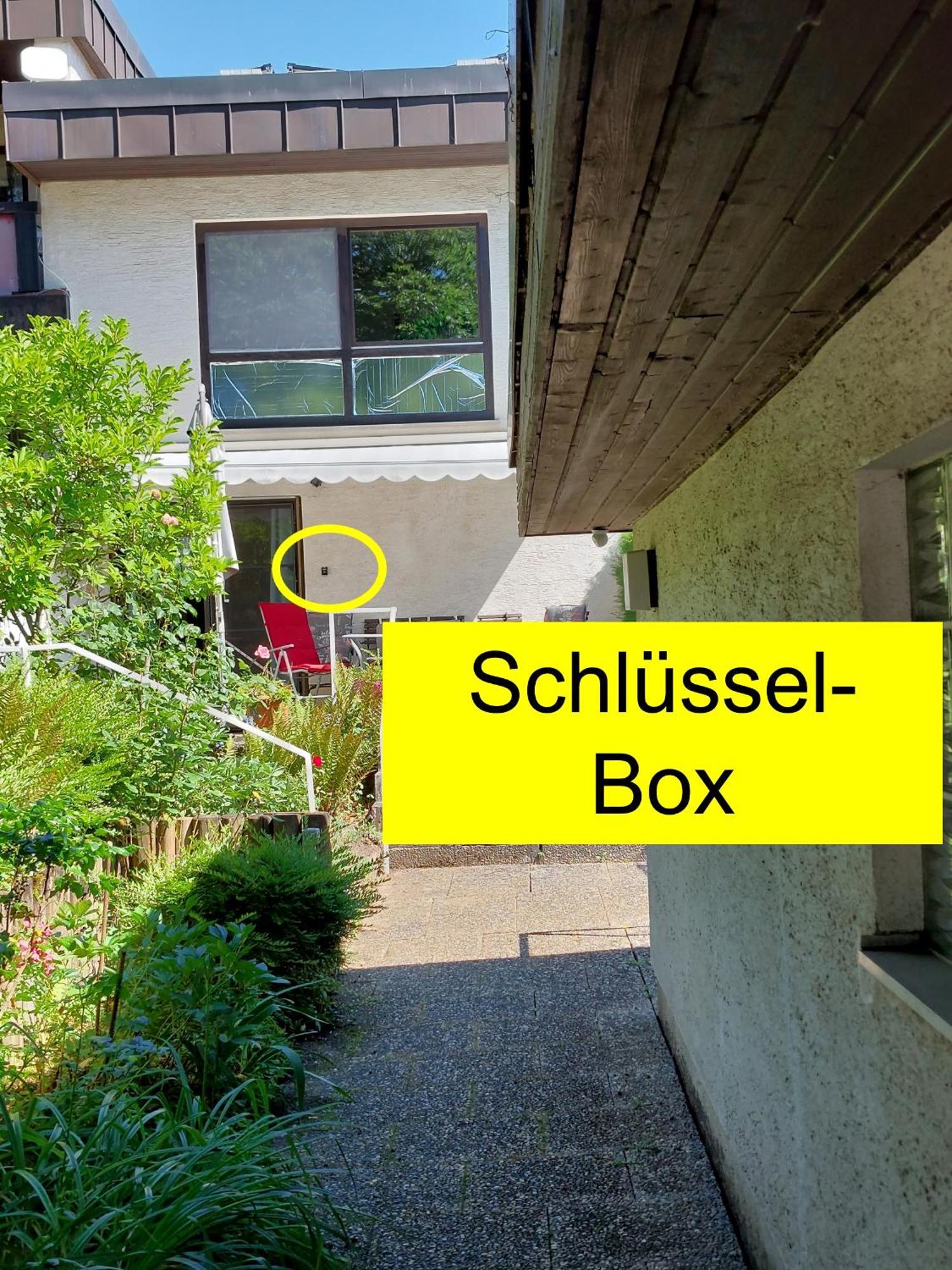 Grosszuegige Wohnung Mit Terrasse Wuerzburg, Zell Zell am Main Exterior photo